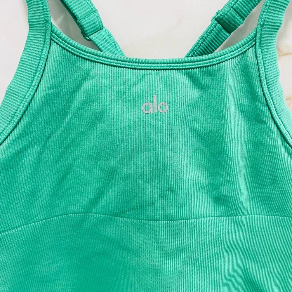 ALO set Seamless Ribbed Favorite Bra Tank+ seamless ribbed favorite shorts green - Picture 9 of 16